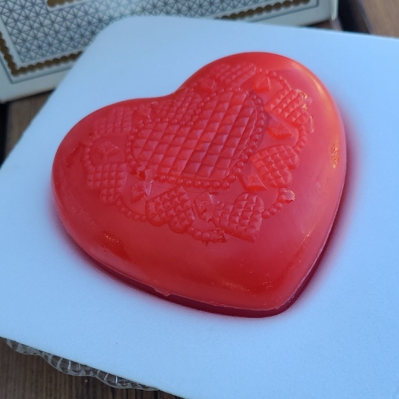 Clear Glass Soap Dish - Picture 4 of 6